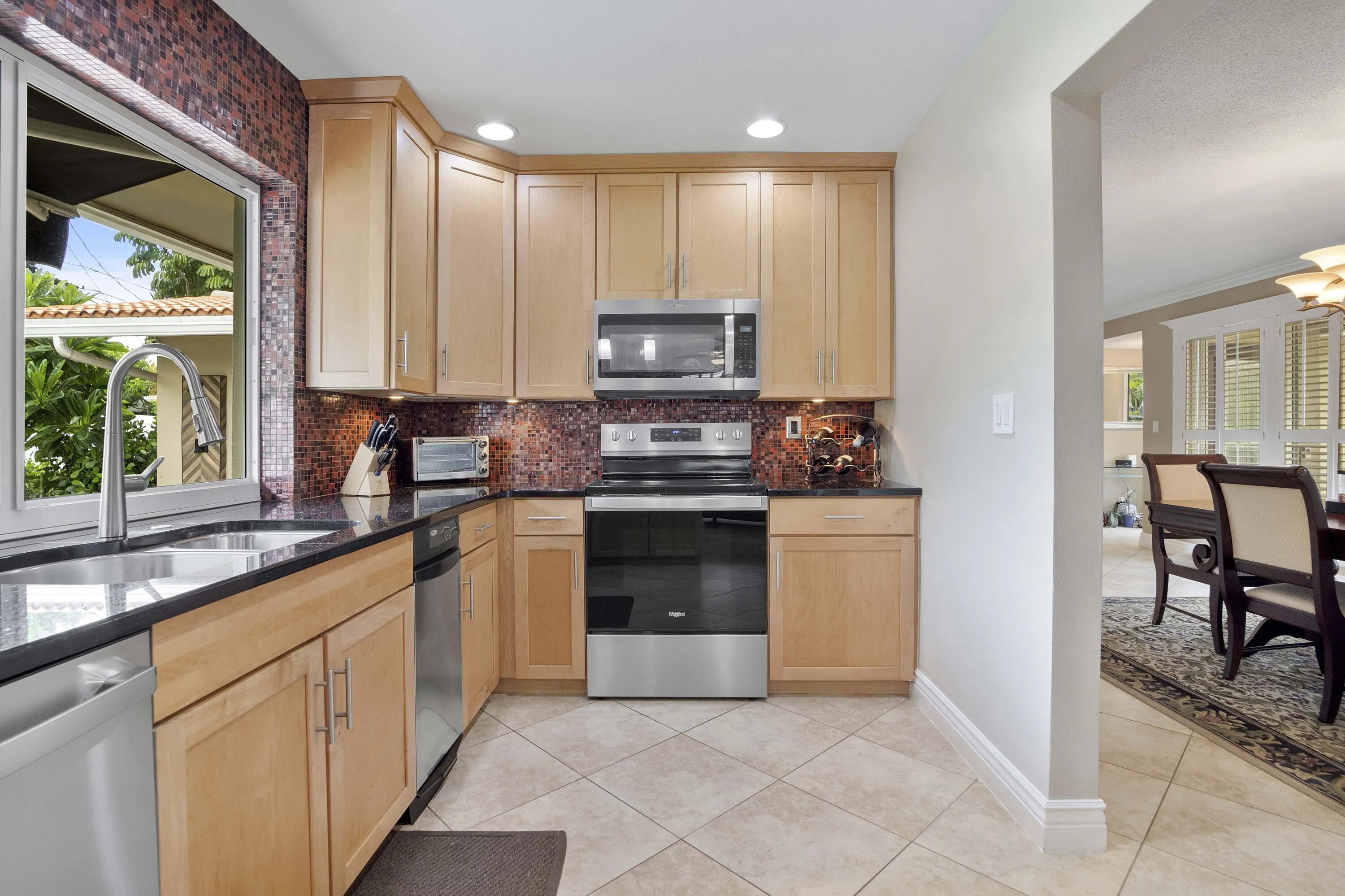 6321 NE 22nd Ave_046