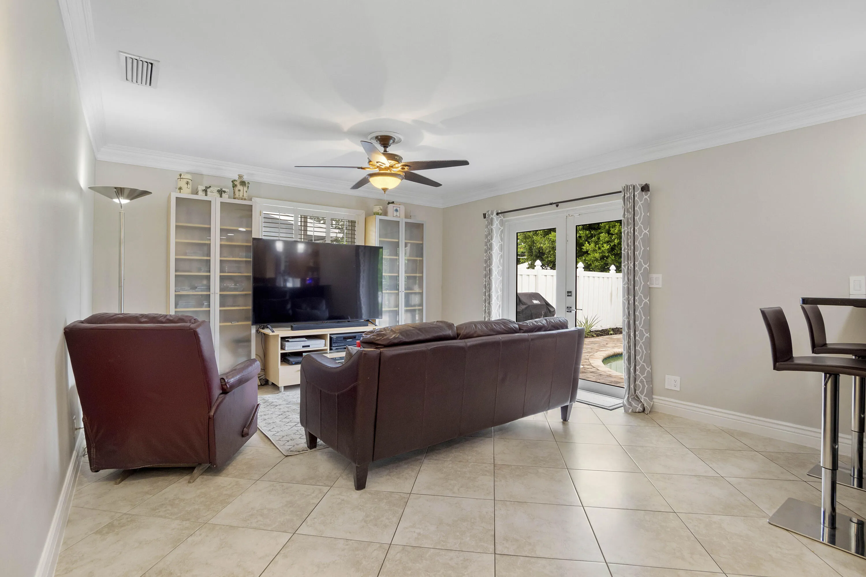 6321 NE 22nd Ave_047