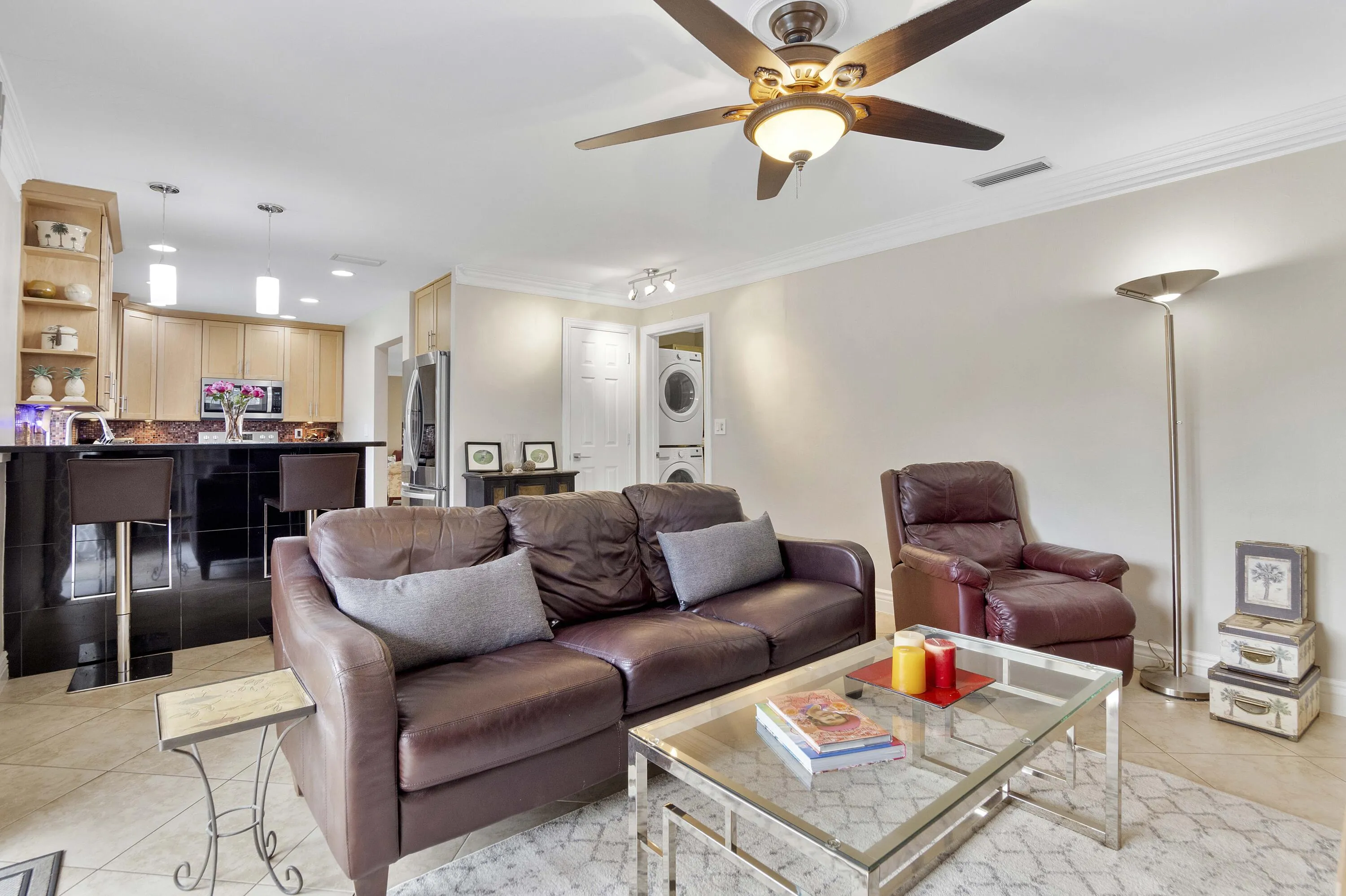 6321 NE 22nd Ave_051