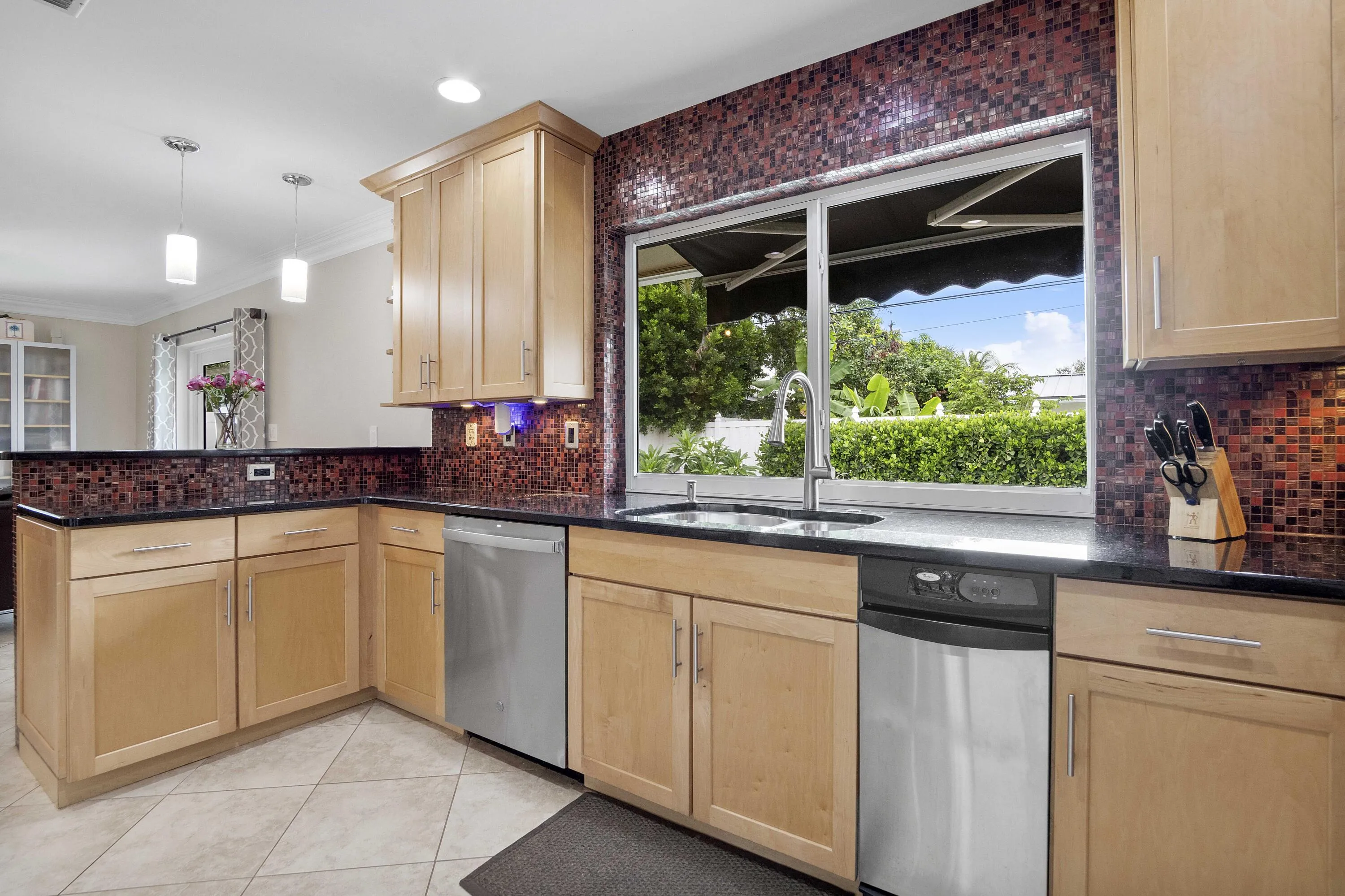 6321 NE 22nd Ave_045
