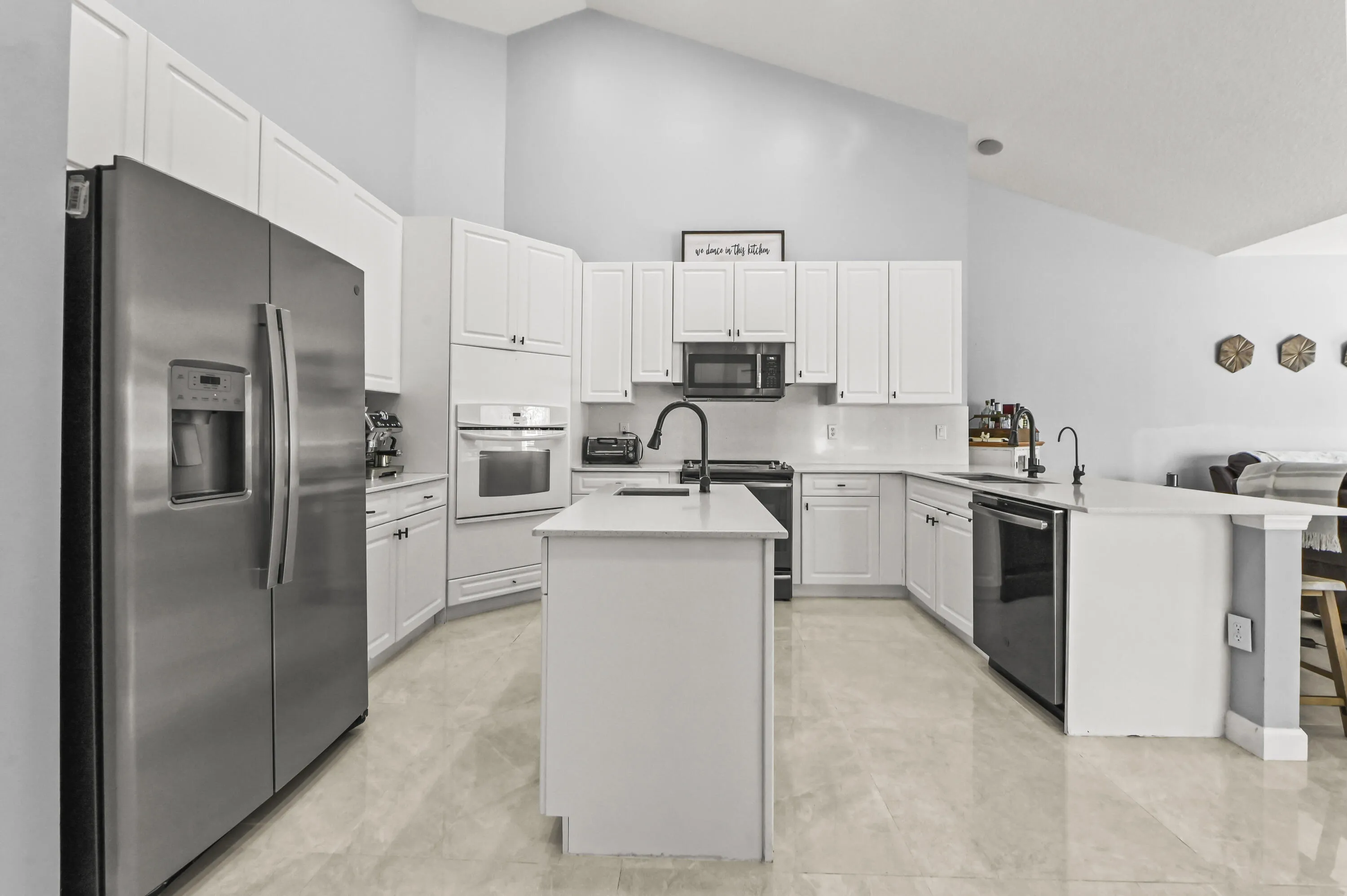 29 Kitchen 02