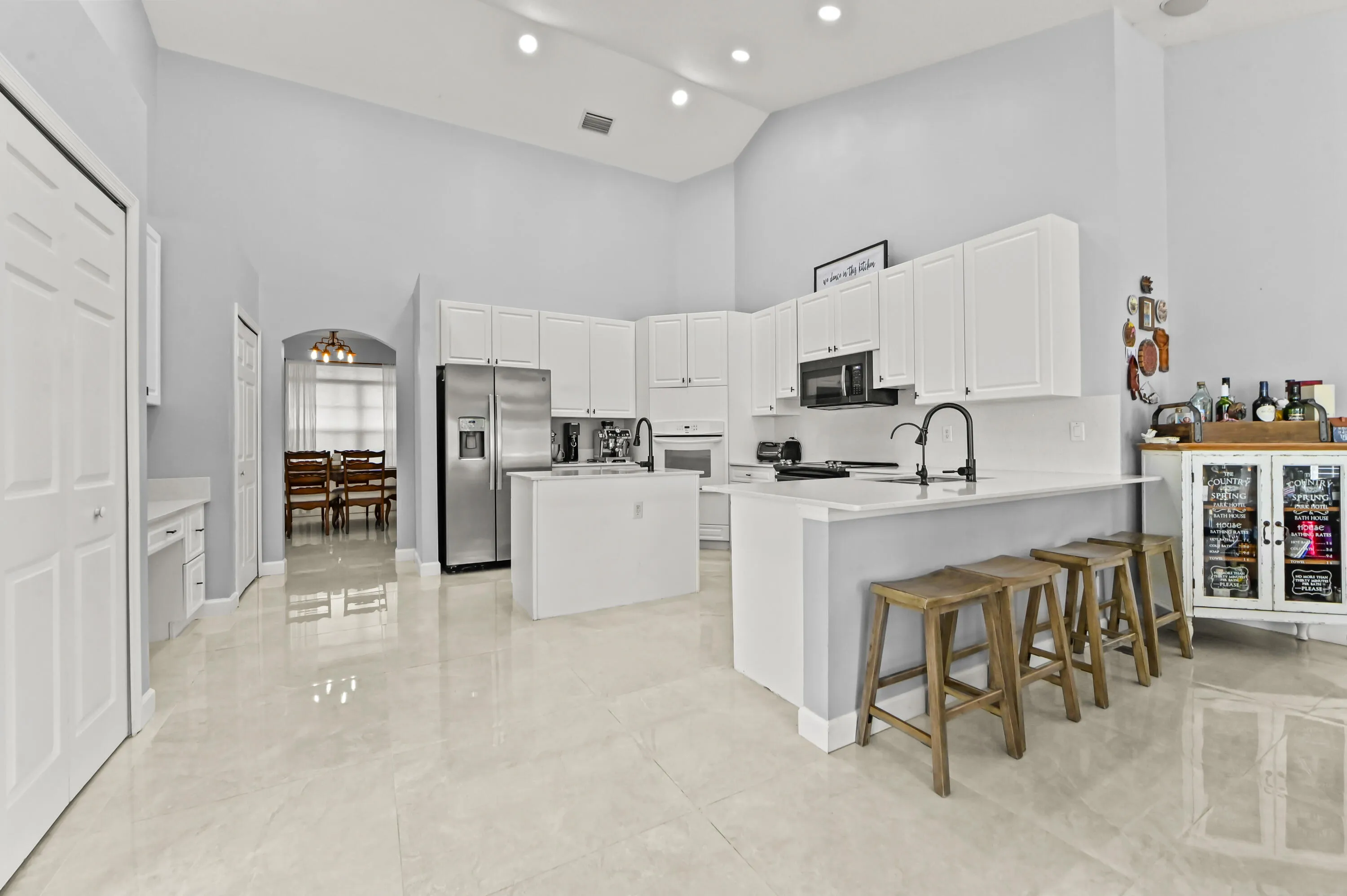 30 Kitchen 03
