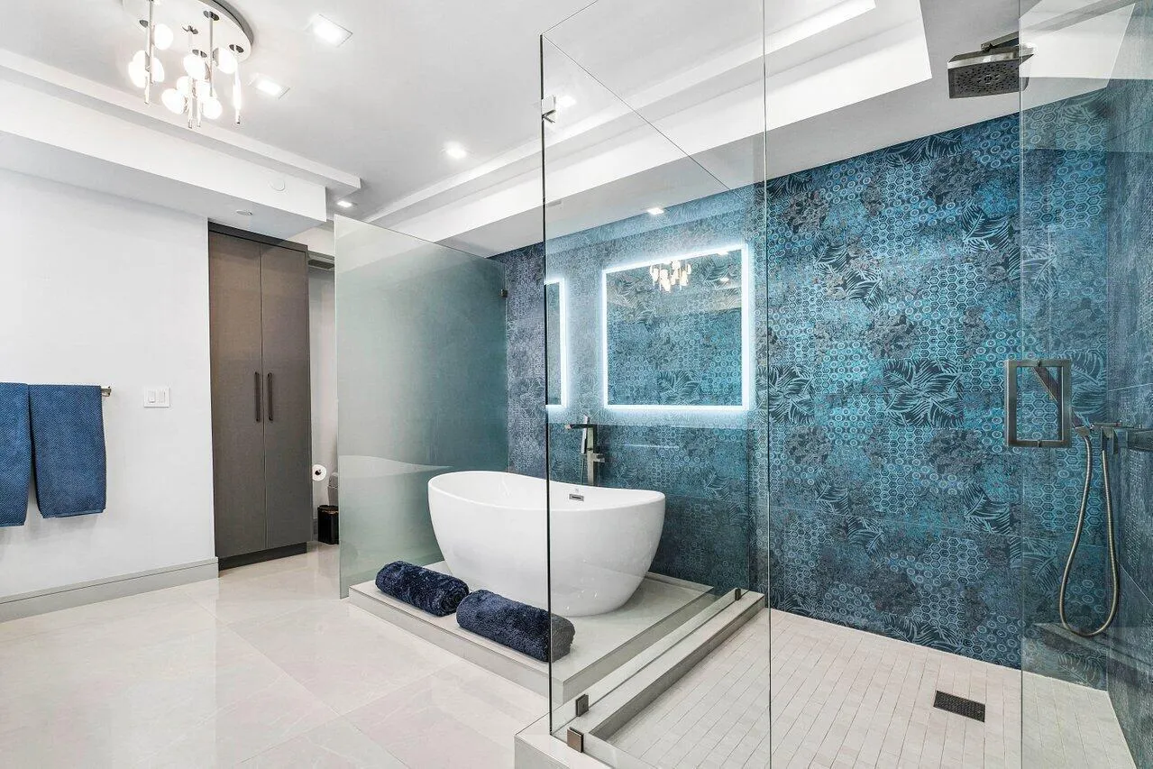 SEPARATE SHOWER