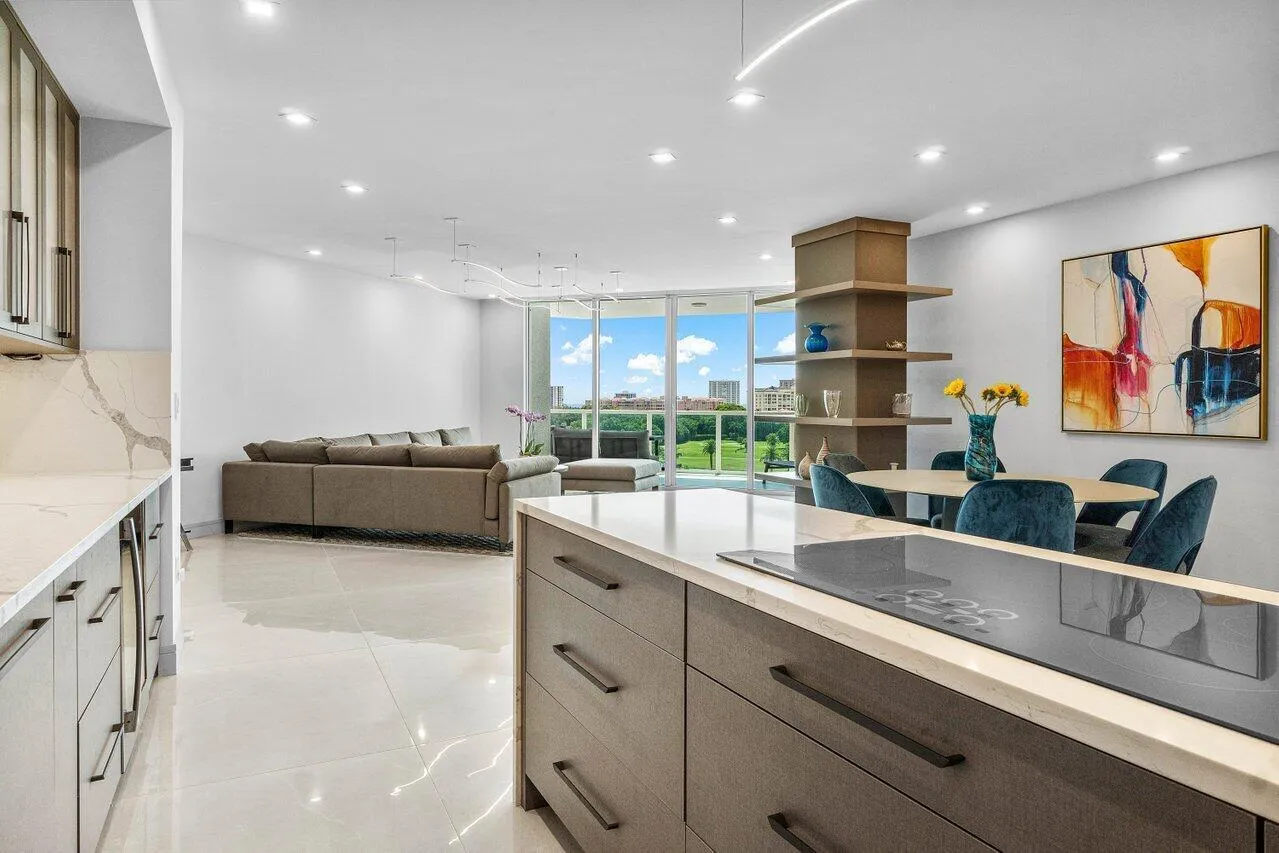 OPEN FLOORPLAN WITH GOLF VIEWS!