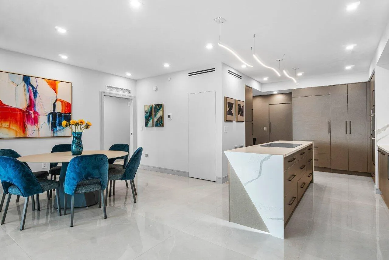 OPEN FLOORPLAN!