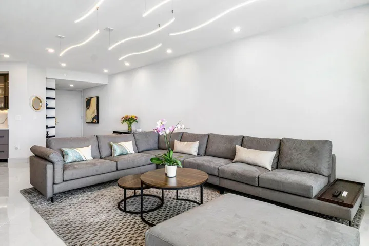 GREAT ROOM!