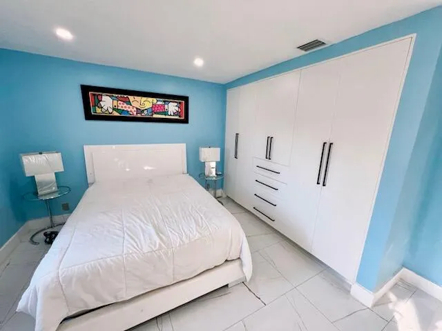 Room 2-2