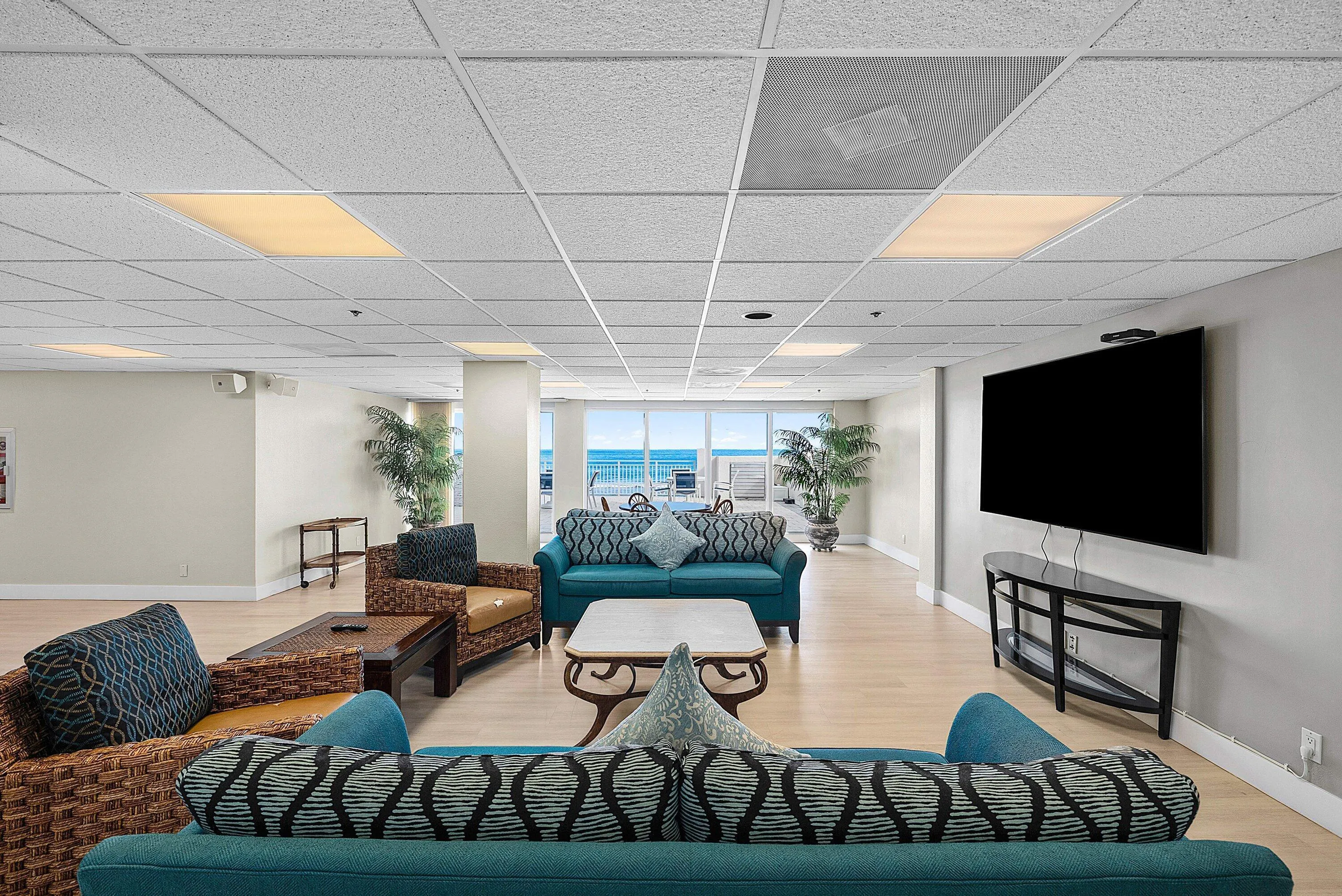 BUILDING CLUBHOUSE WITH OCEAN VIEWS