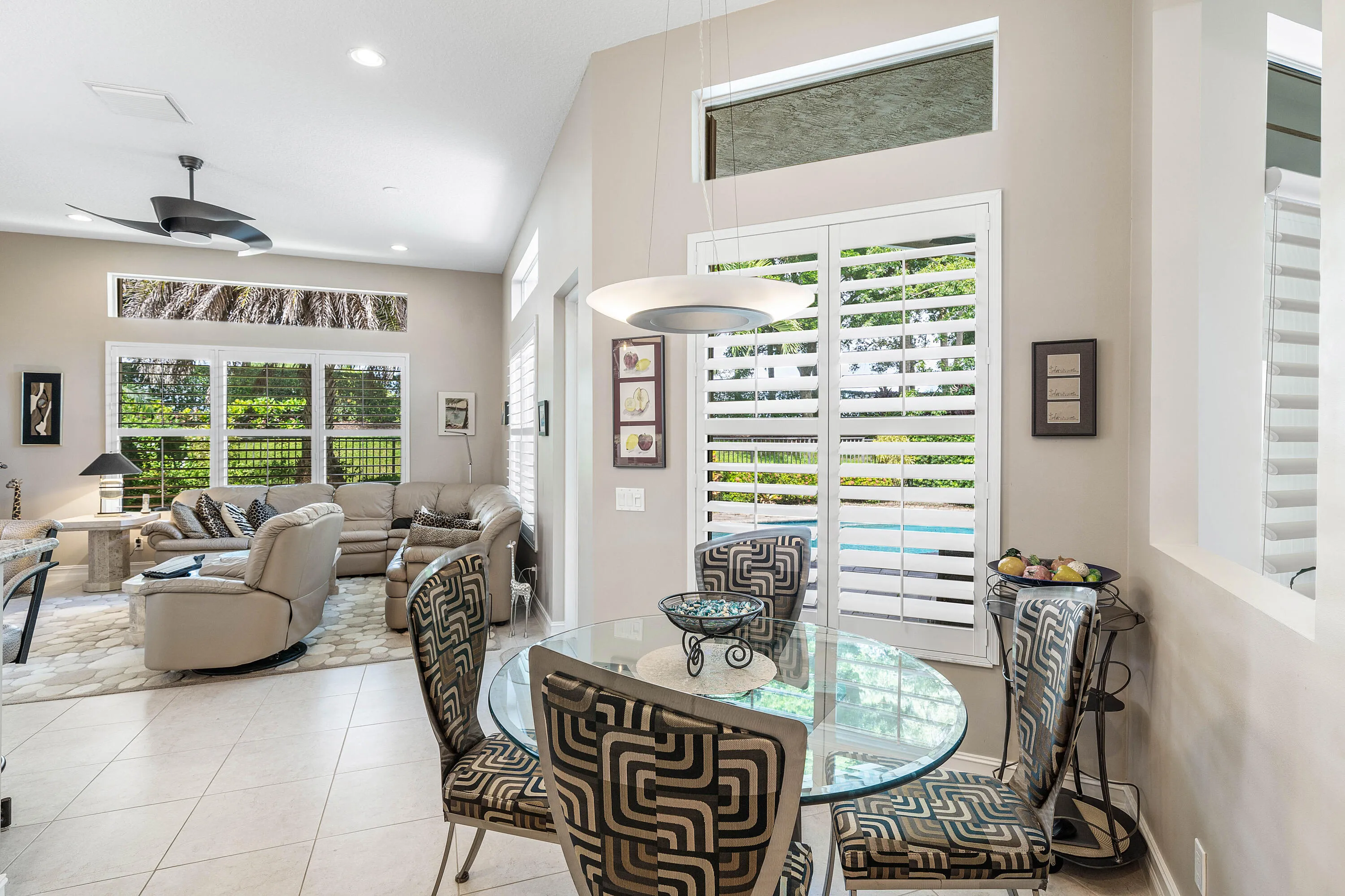 Separate Breakfast Area