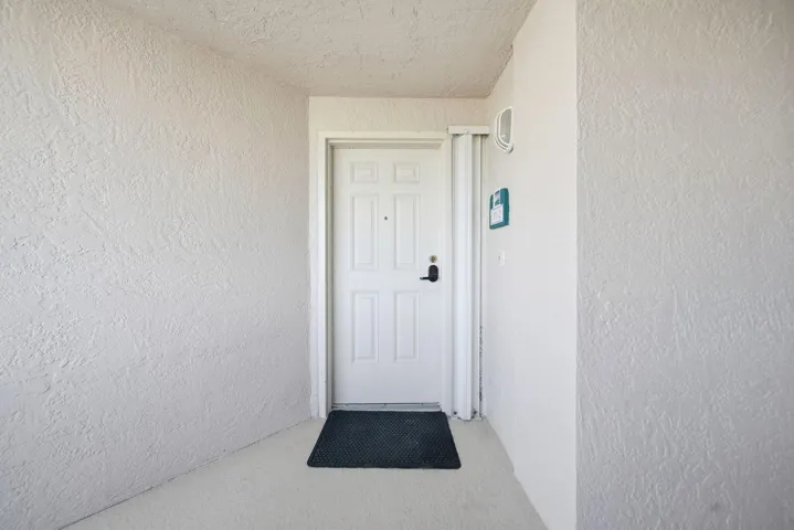 13_5051_North_Highway_A1A_Fort_Pierce_00