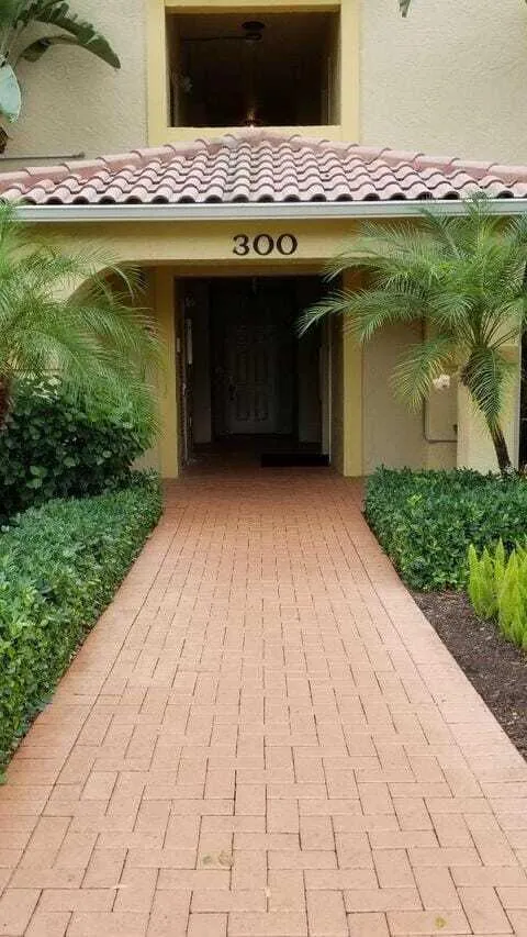 Entry walk way