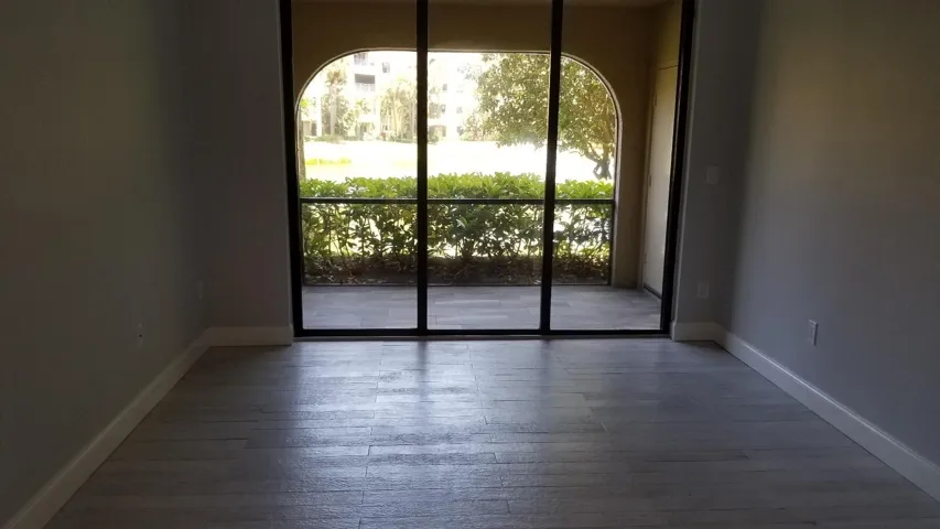 Screened patio overlooking lake