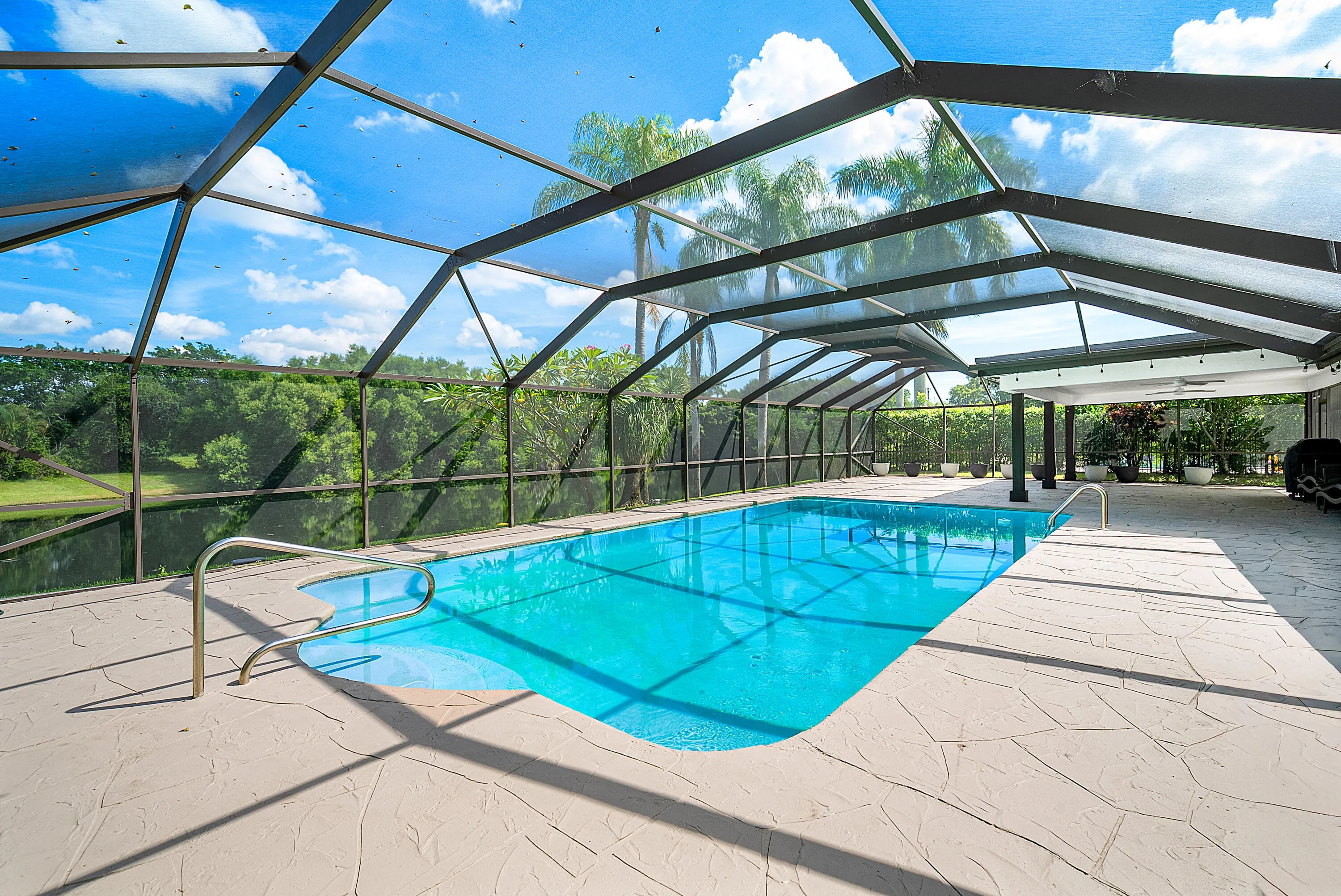 Screened pool
