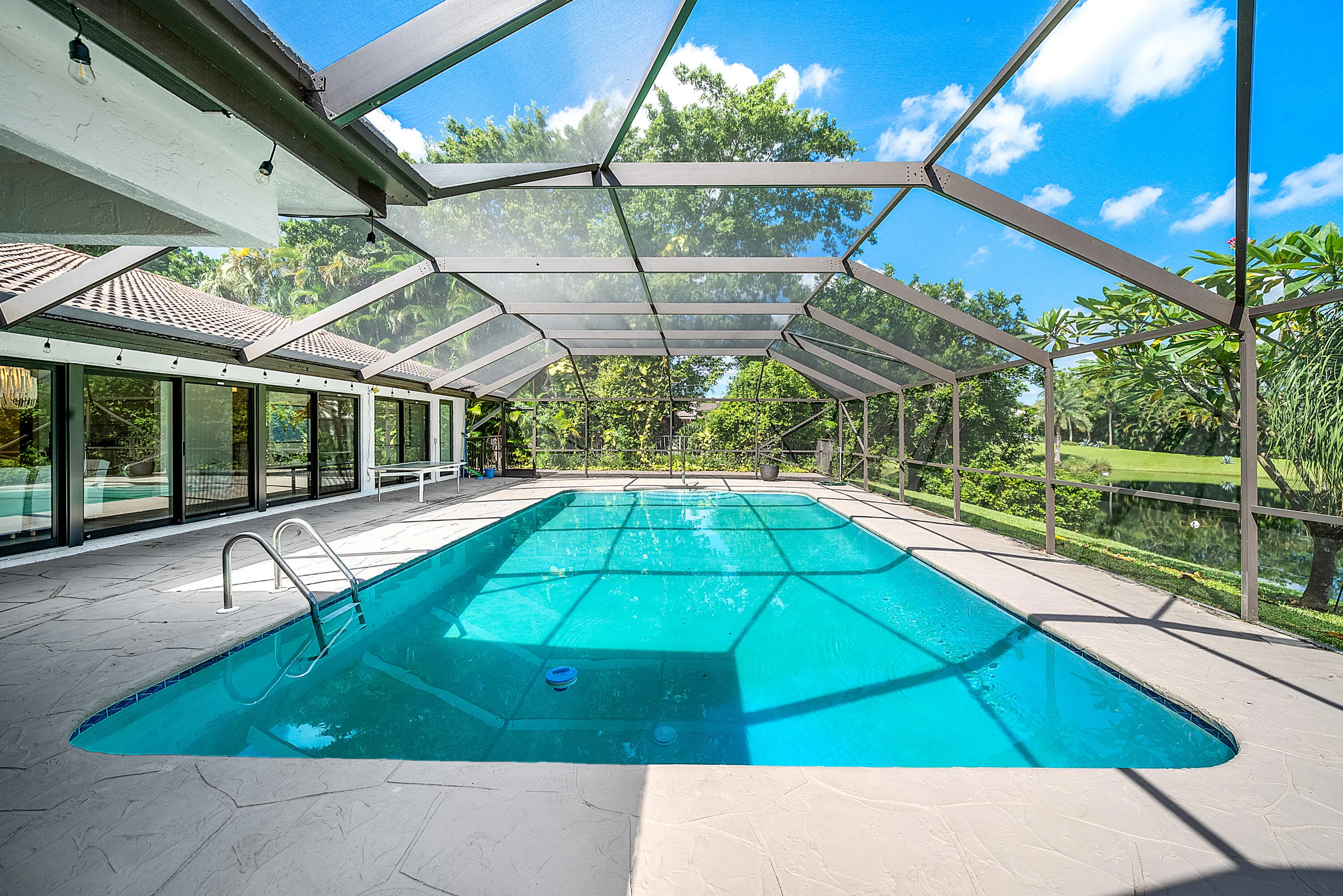 Screened pool
