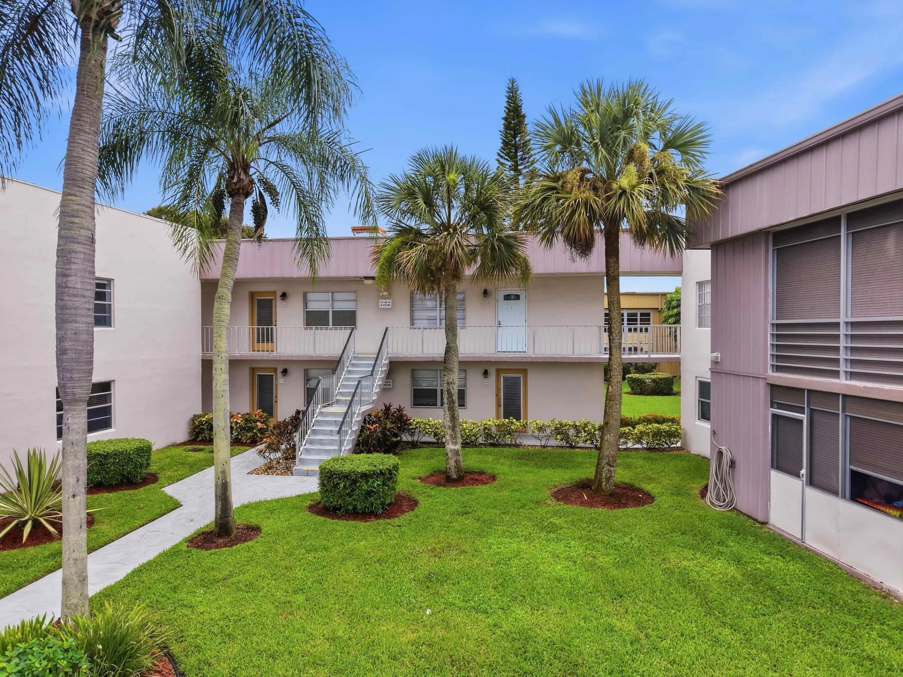Courtyard to Unit