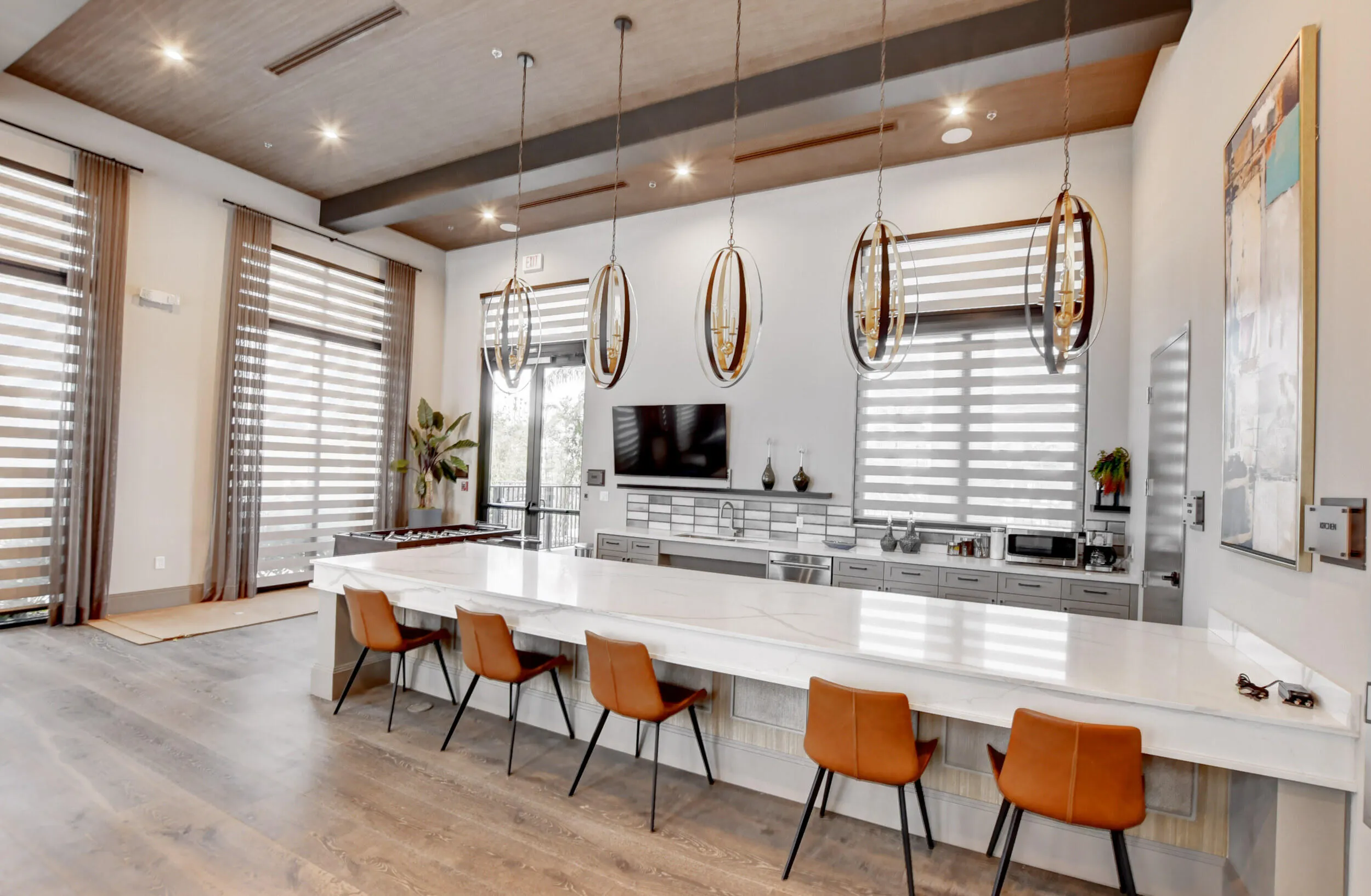 045_ebf_8923_4_5_6_7_interior 2
