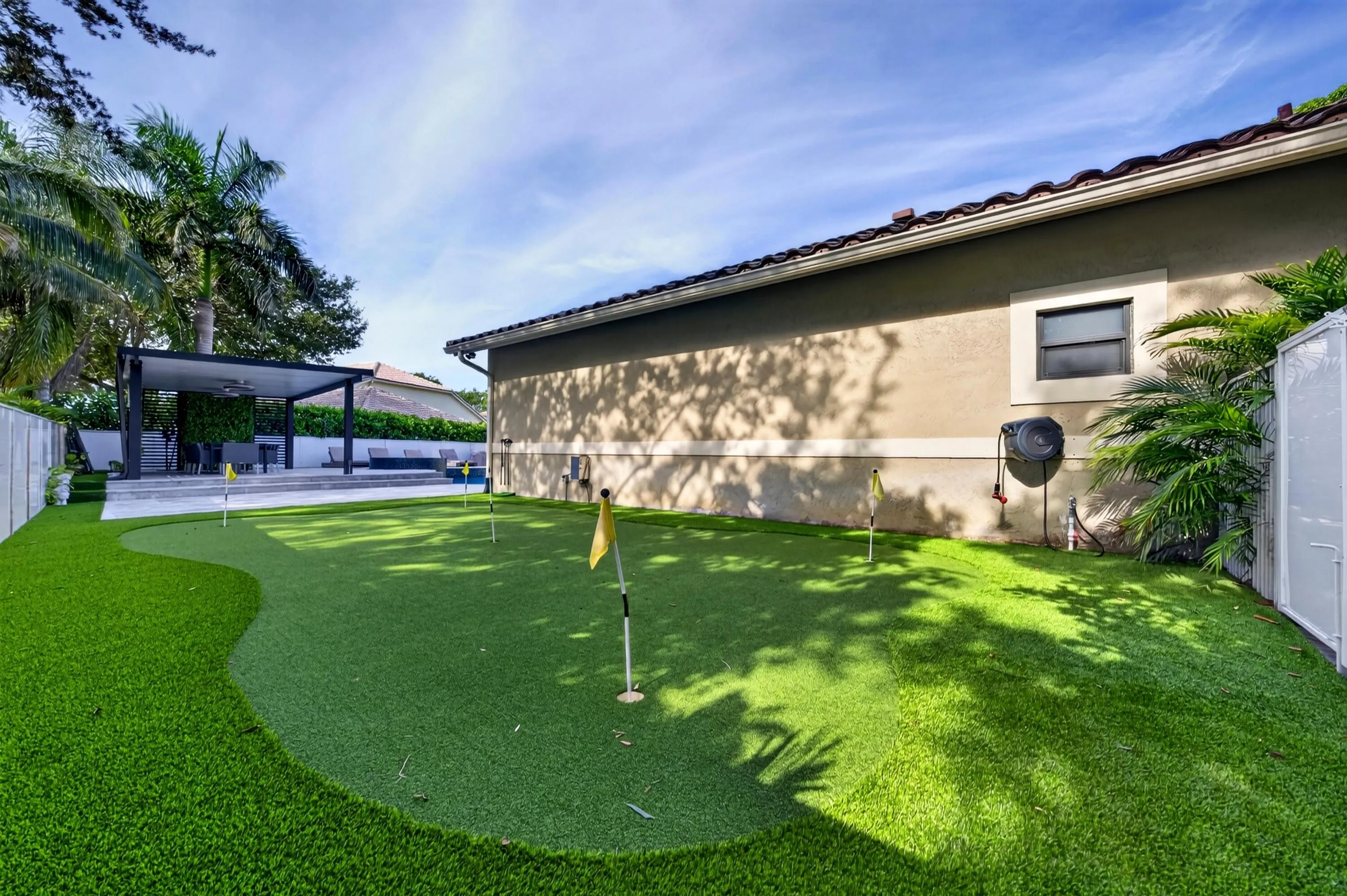 051-021-Side View-4000x2662