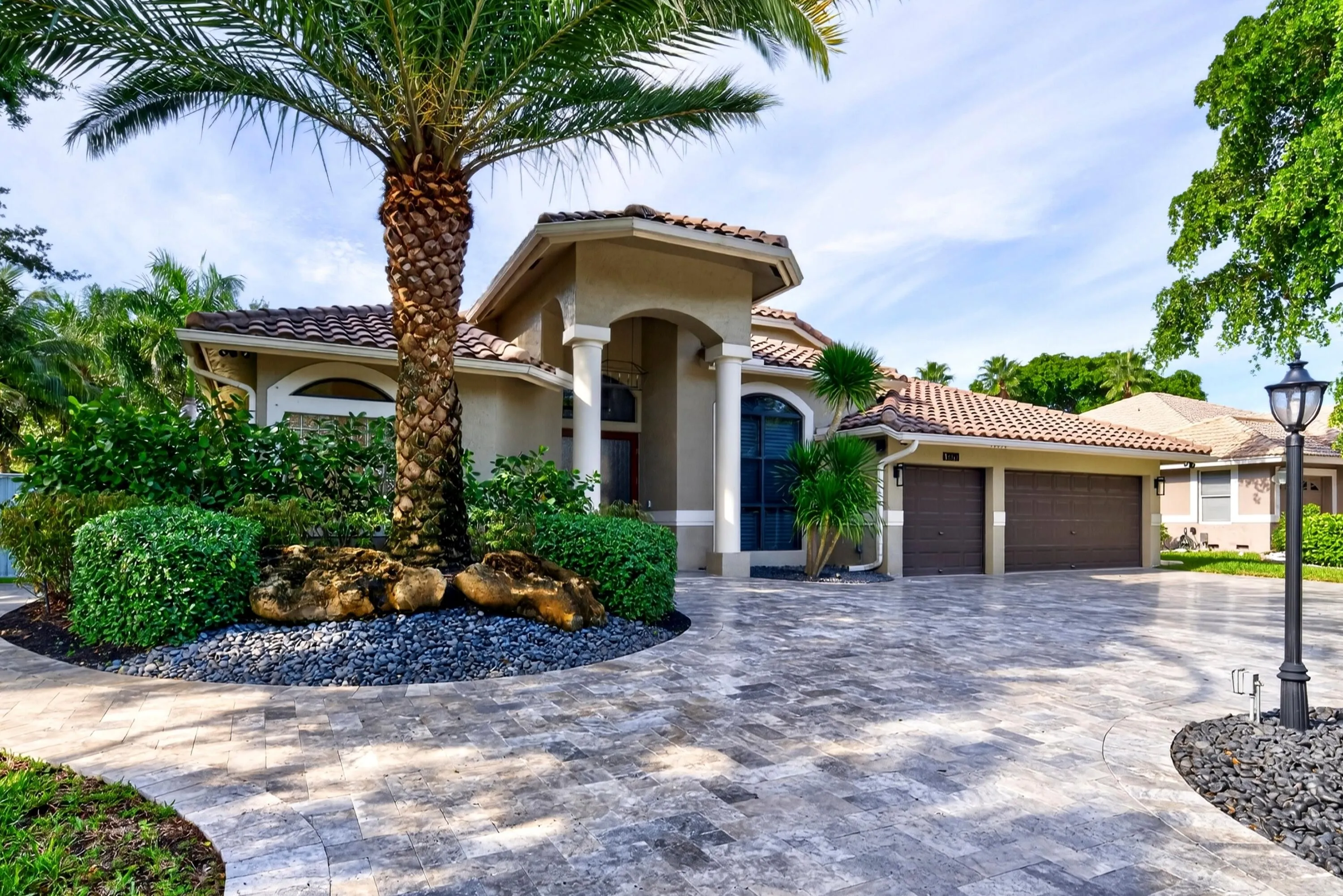 006-014-Front Exterior-4000x2671