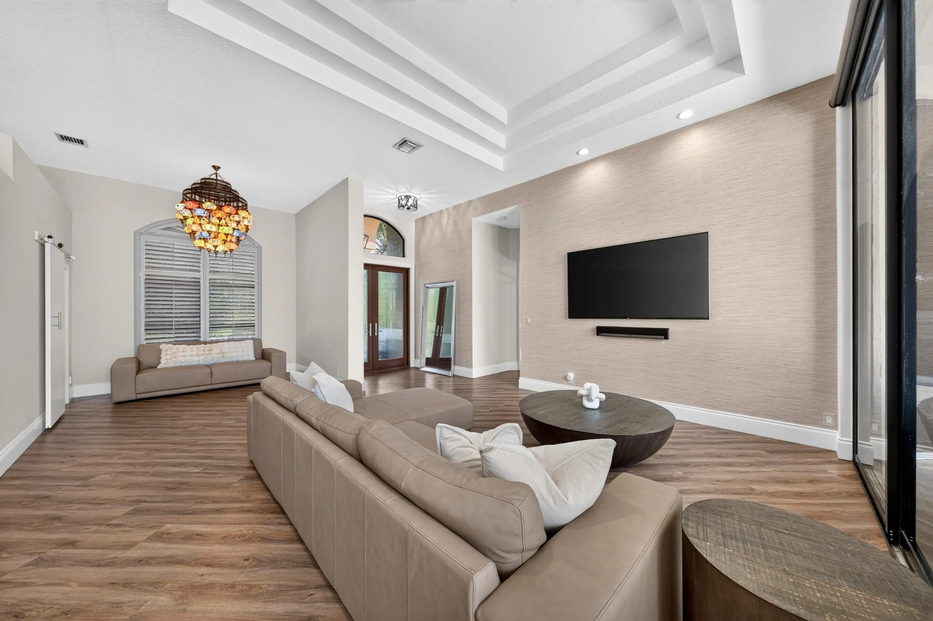 010-057-Living Room-4000x2662
