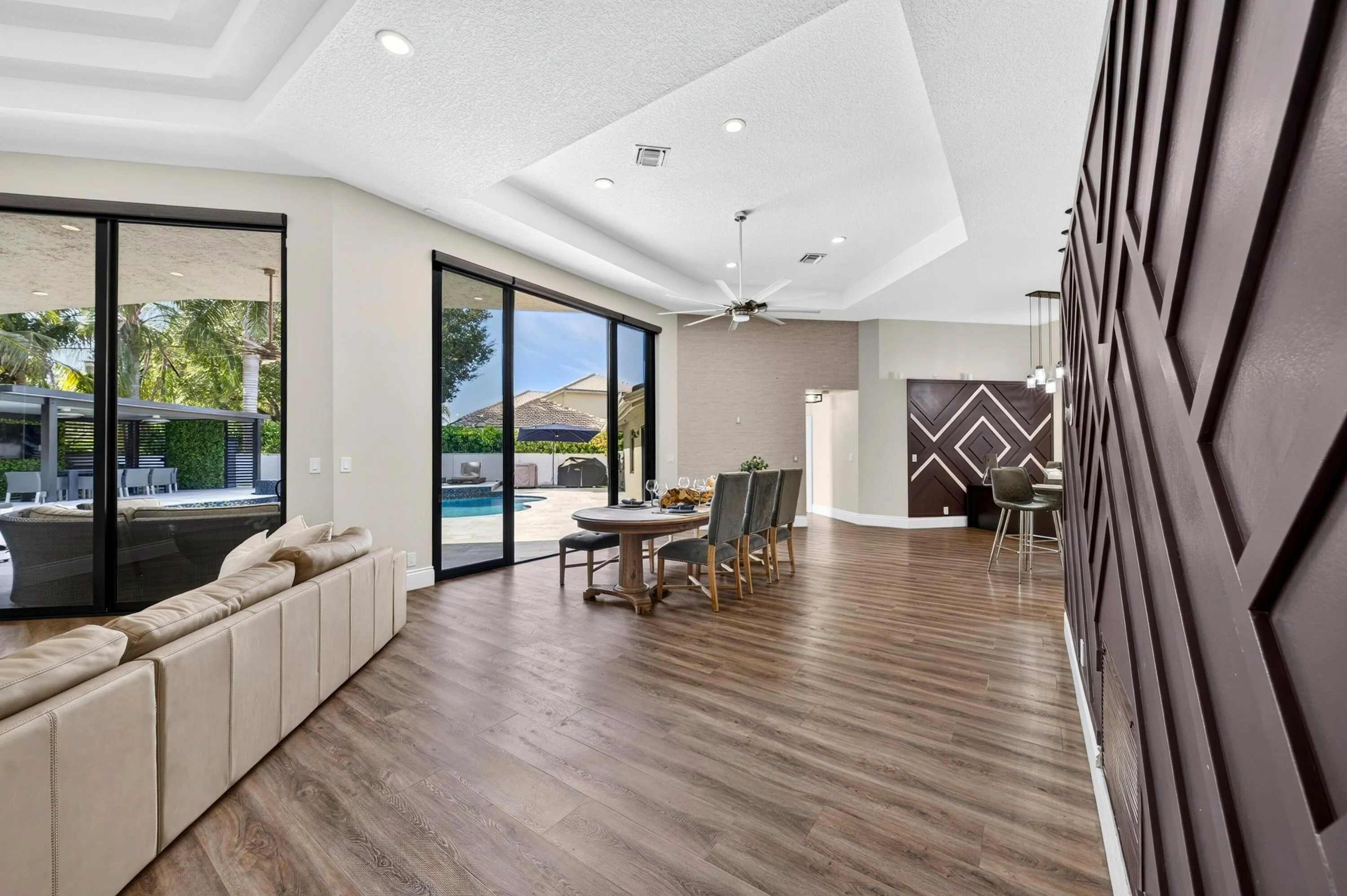 013-032-Dining Room-4000x2662