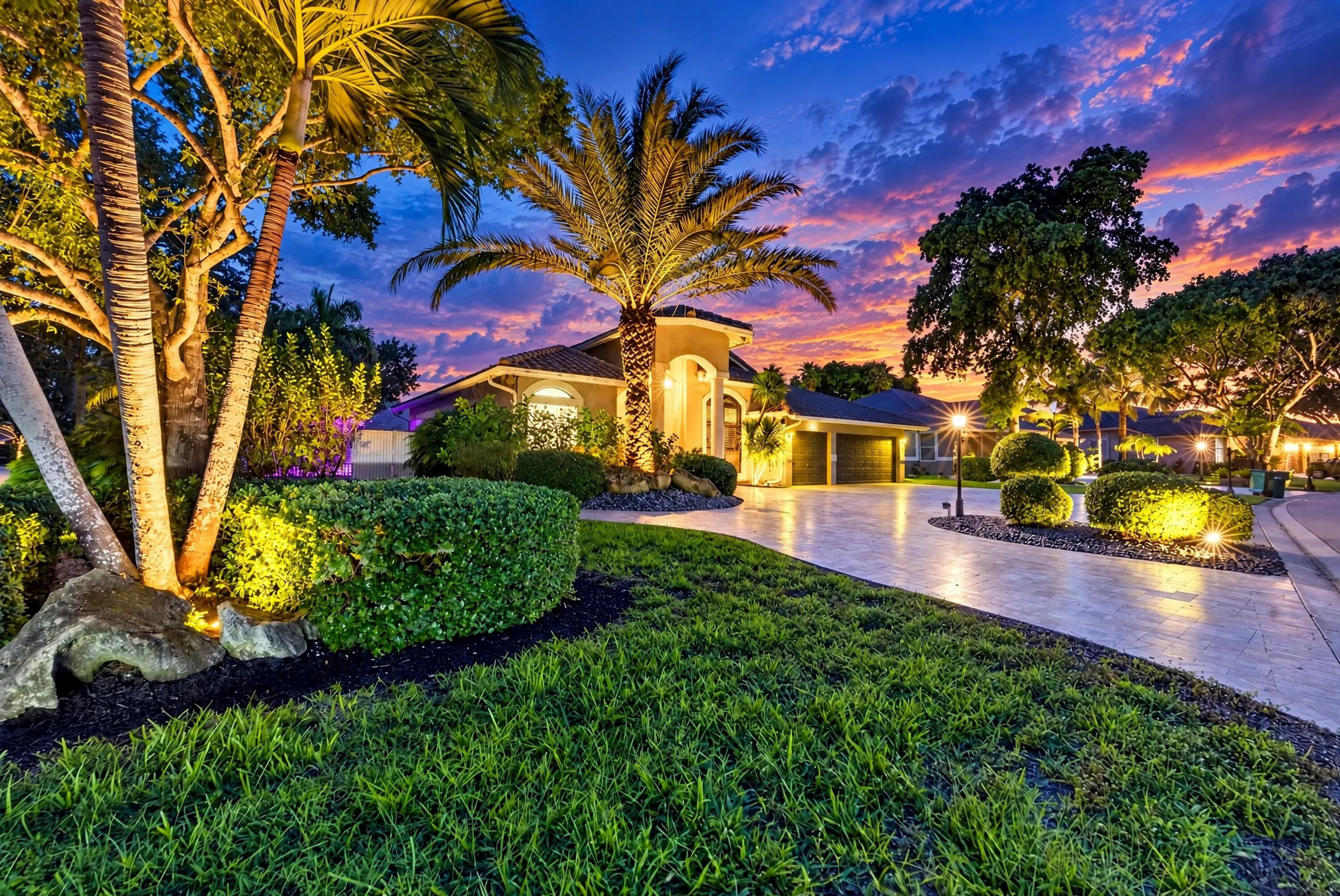 053-010-Front Yard-4000x2675