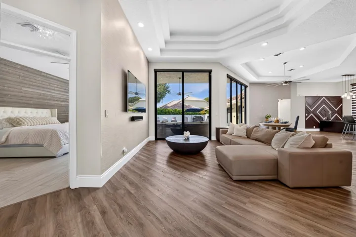 009-036-Living Room-4000x2662