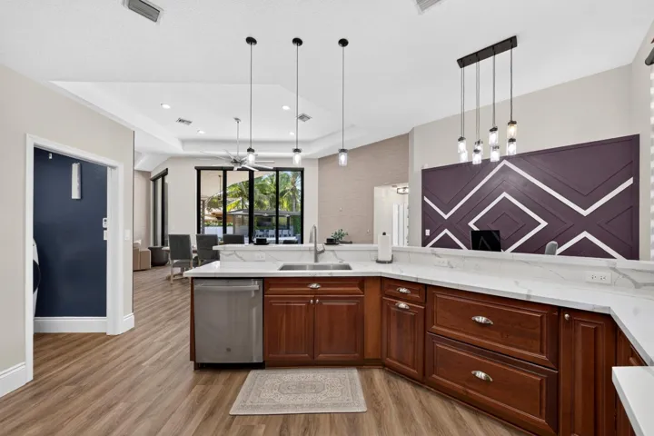 017-028-Kitchen-4000x2664