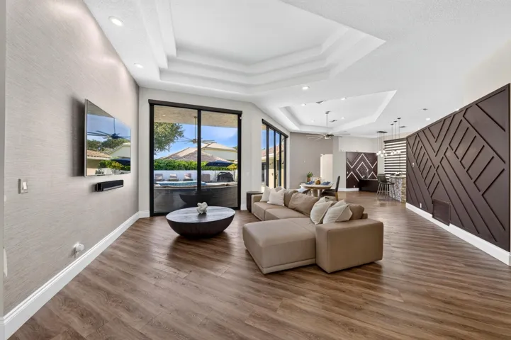 008-043-Living Room-4000x2662