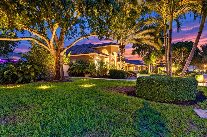 054-019-Front Yard-4000x2650