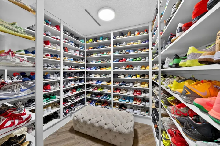 012-023-Closet-4000x2666