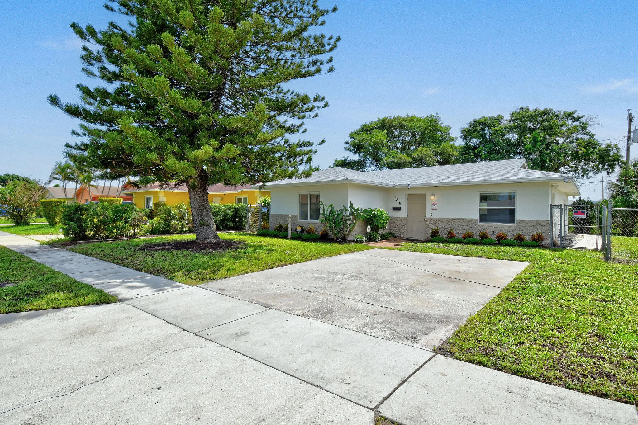 1025W7thSt(4)