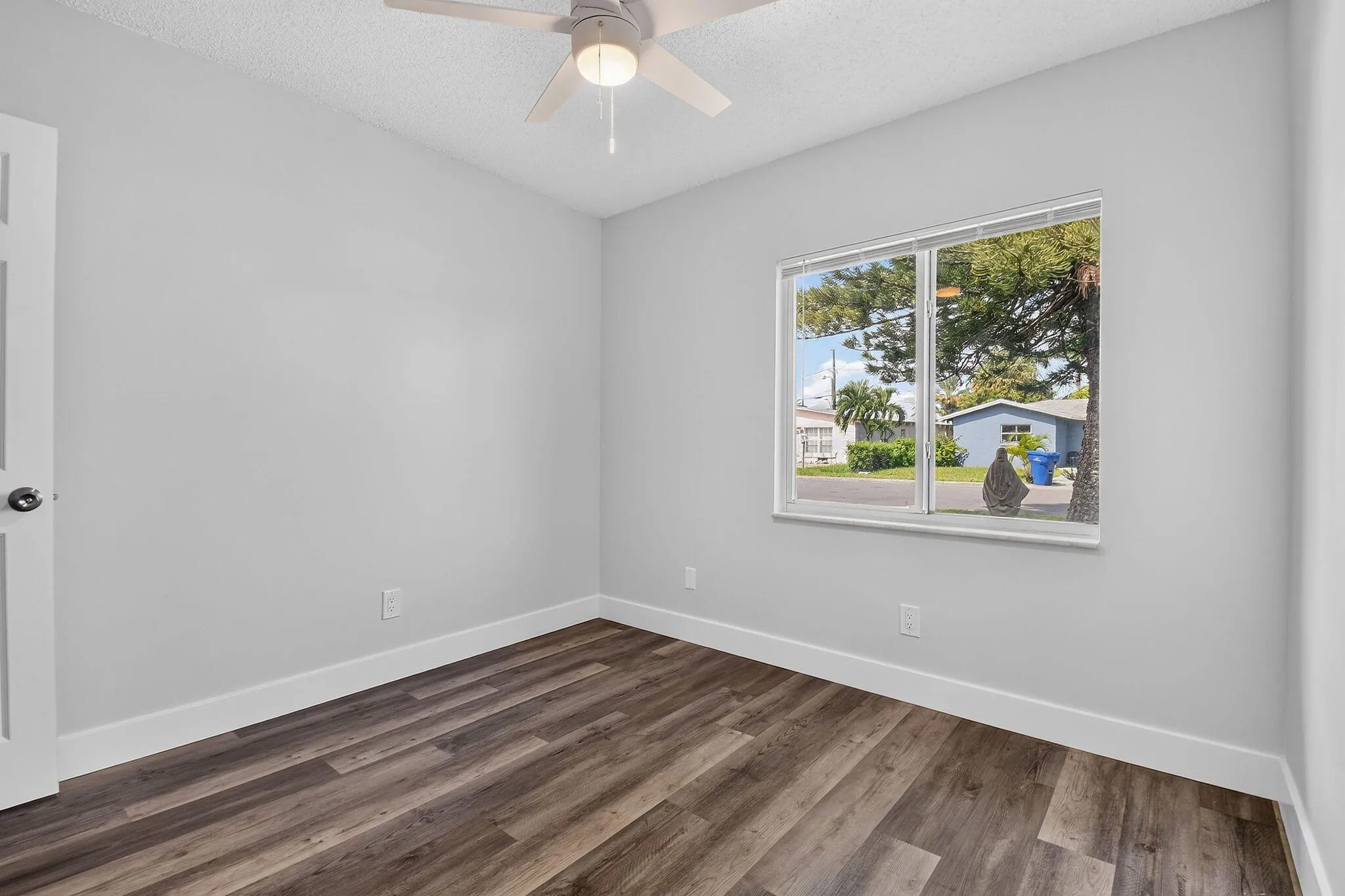 8857thSt(20)