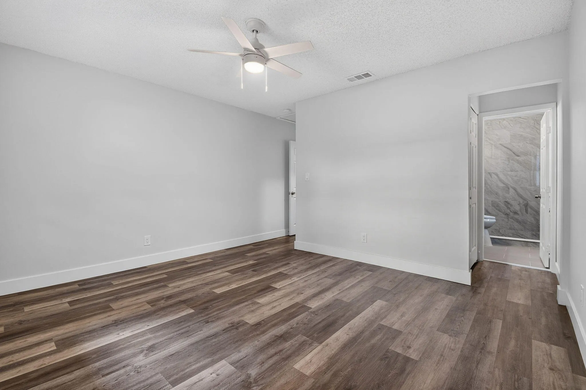 8857thSt(28)