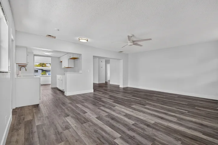8857thSt(12)