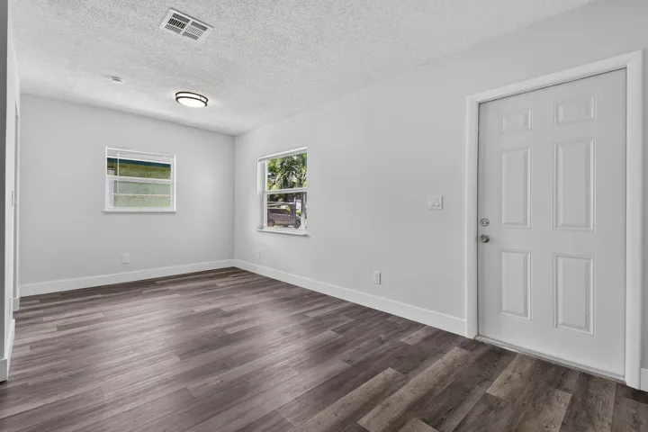 8857thSt(7)