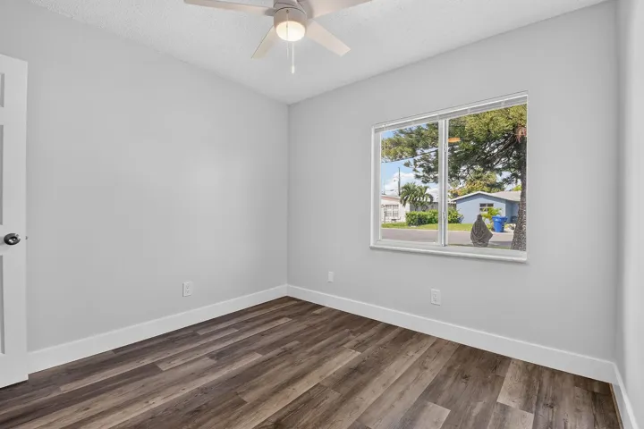 8857thSt(20)