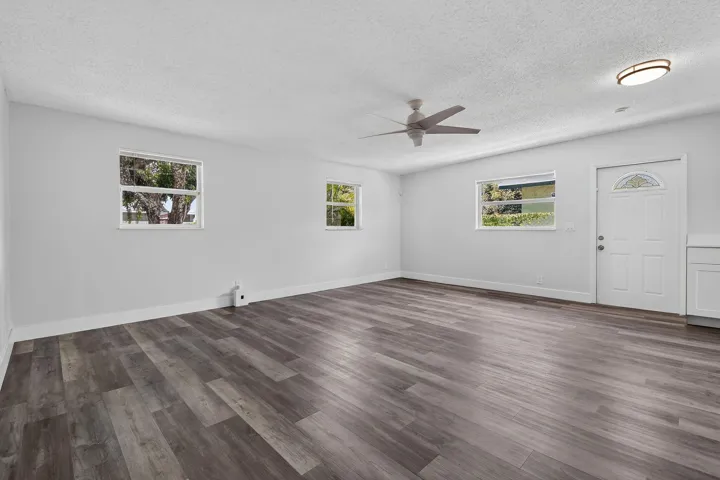 8857thSt(10)