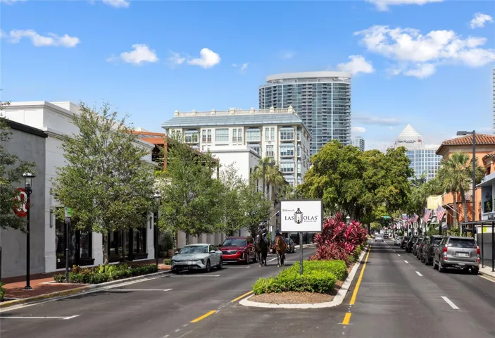 Steps to Las Olas Boulevard