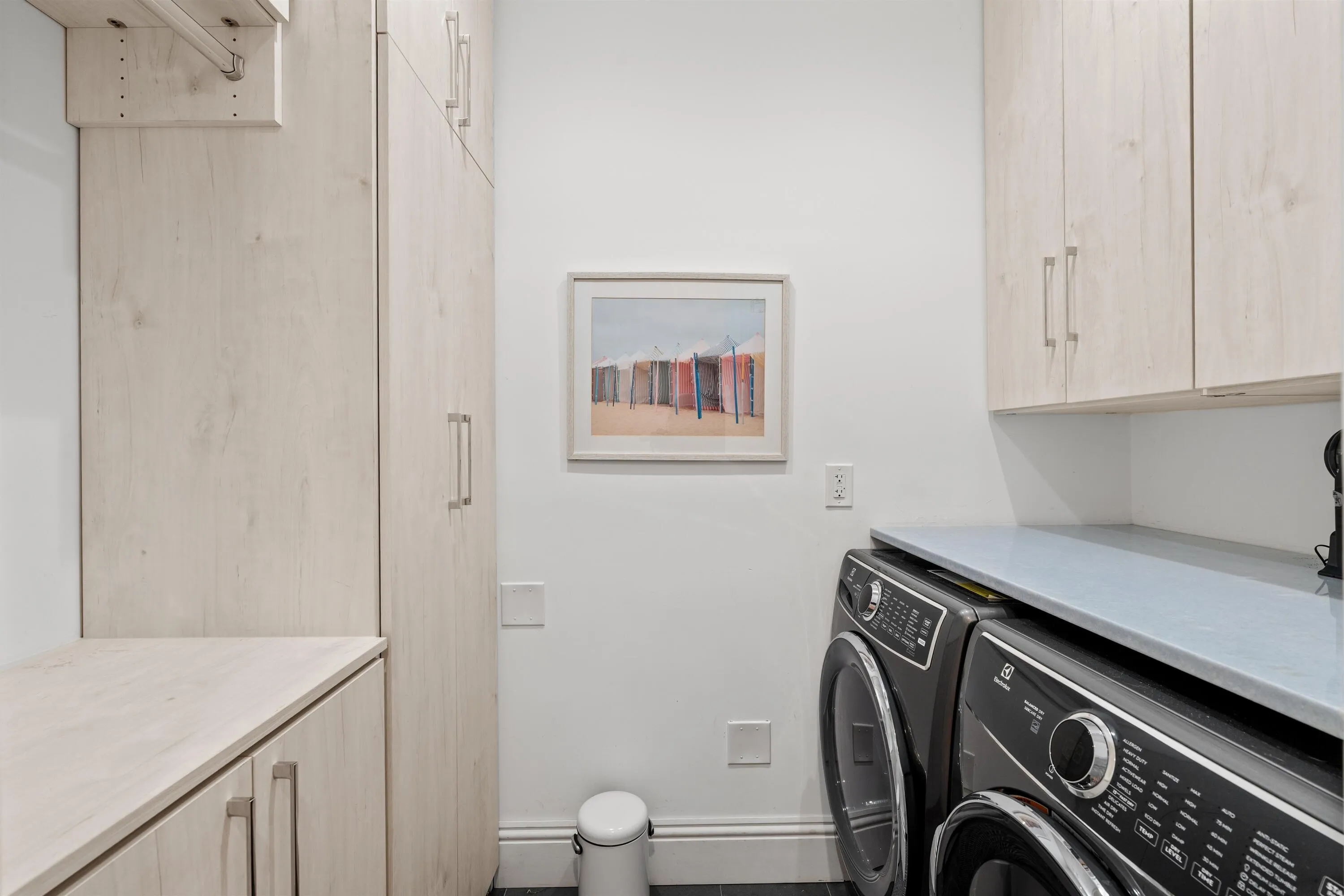 LAUNDRY_ROOM_STRAIGHT