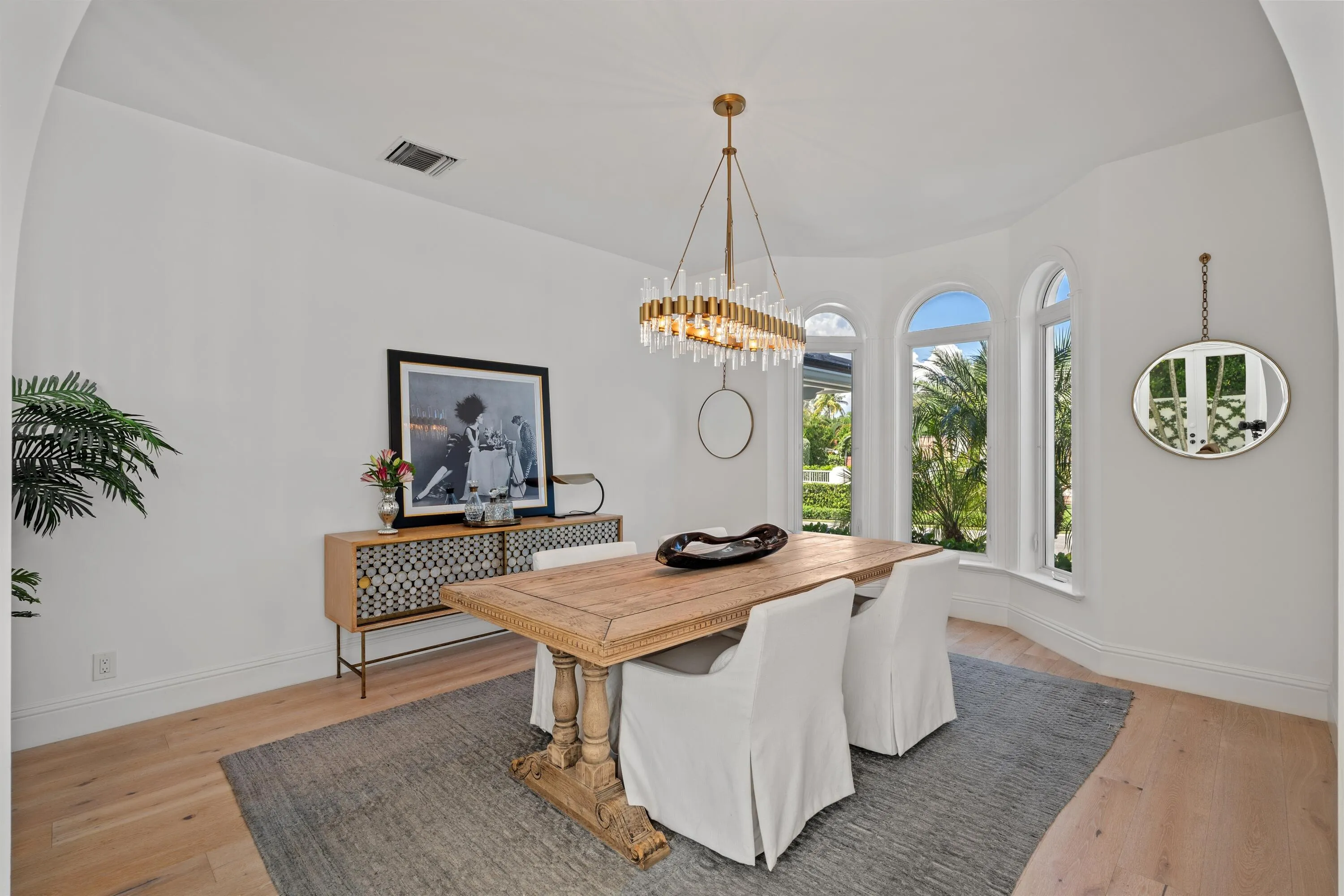 DINING_ROOM_ANGLE