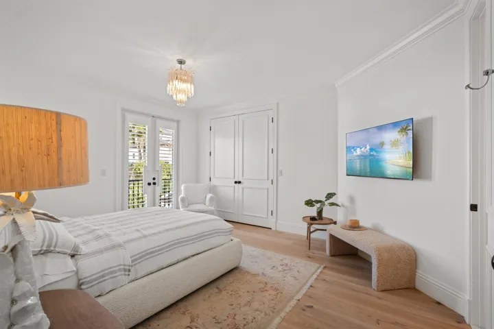 BEDROOM_1_ANGLE_RIGHT