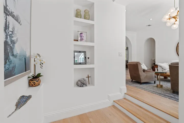 KITCHEN_TO_LIVING_ROOM_CORNER