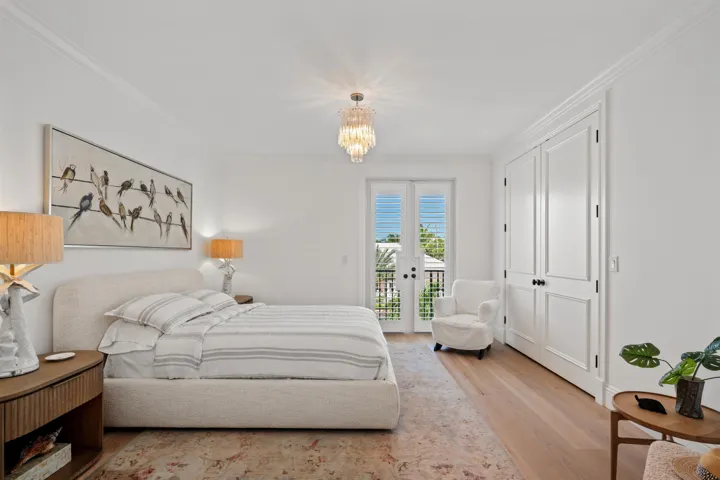 BEDROOM_1_STRAIGHT_RIGHT