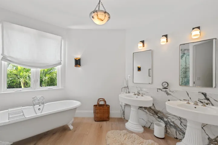 PRIMARY_BATHROOM