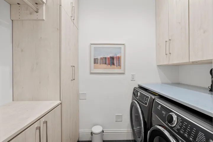 LAUNDRY_ROOM_STRAIGHT
