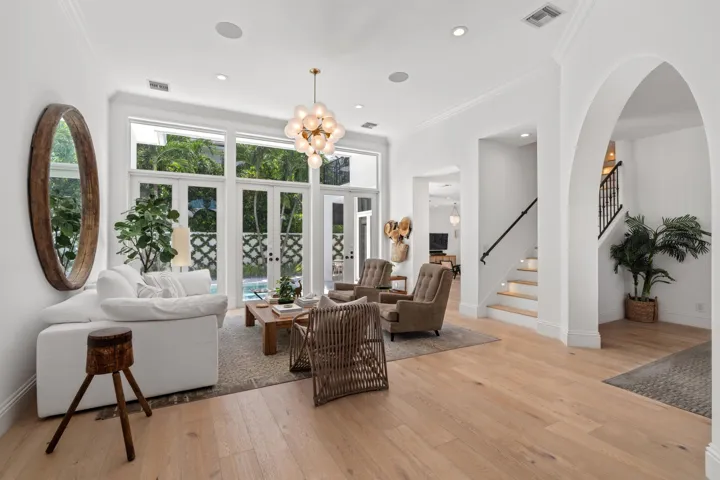 LIVING_ROOM_ANGLE_RIGHT