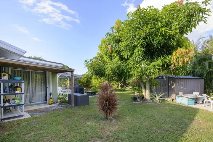 11- Backyard (2)