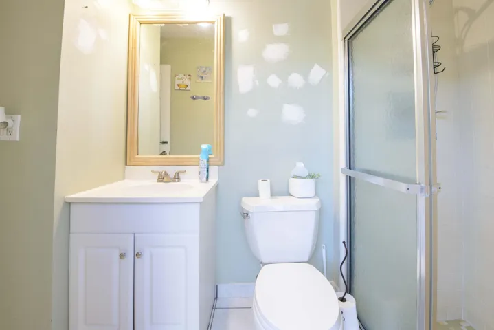06- 1st Bathroom (2) (1)