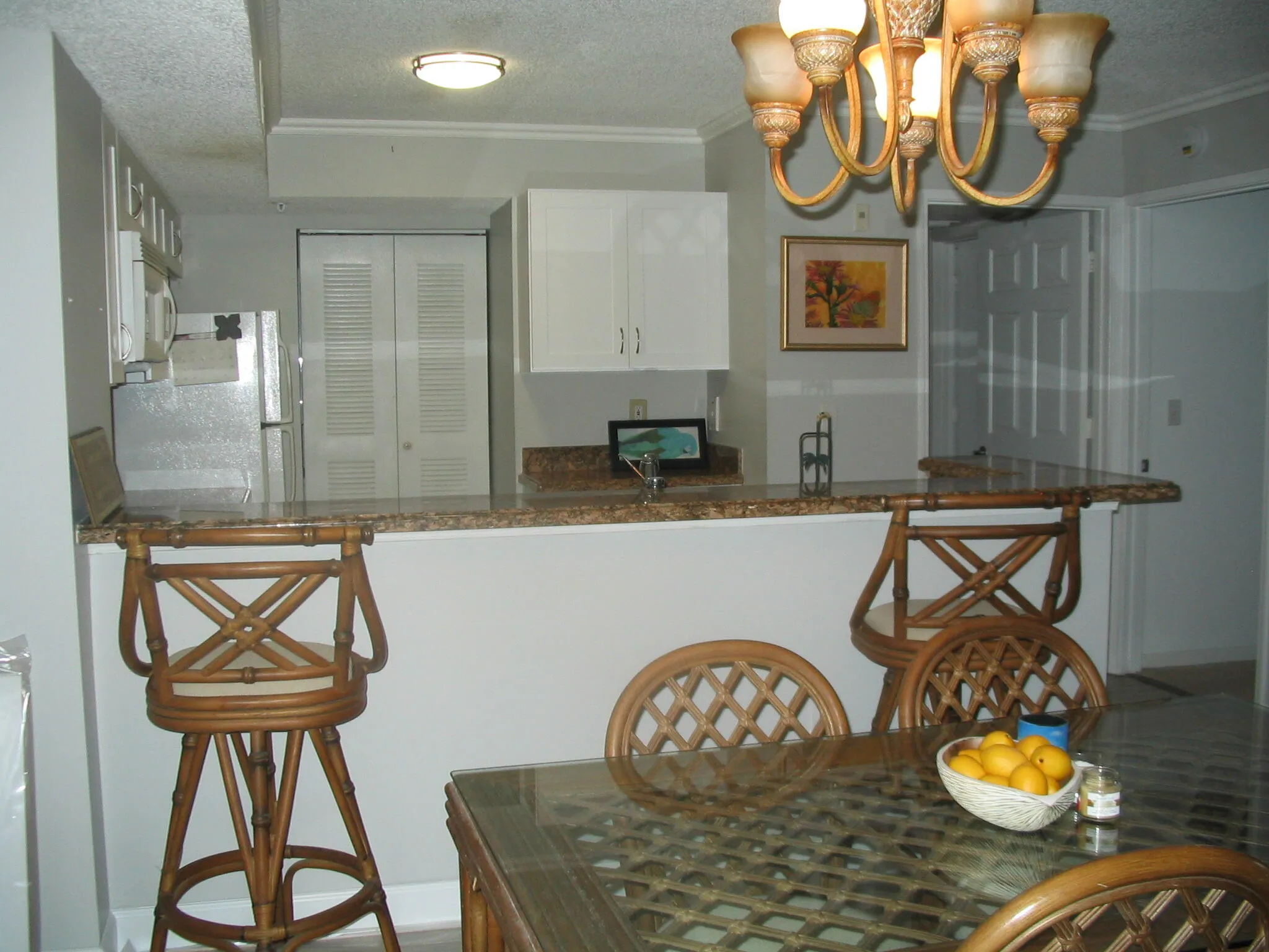 Kitchen bar