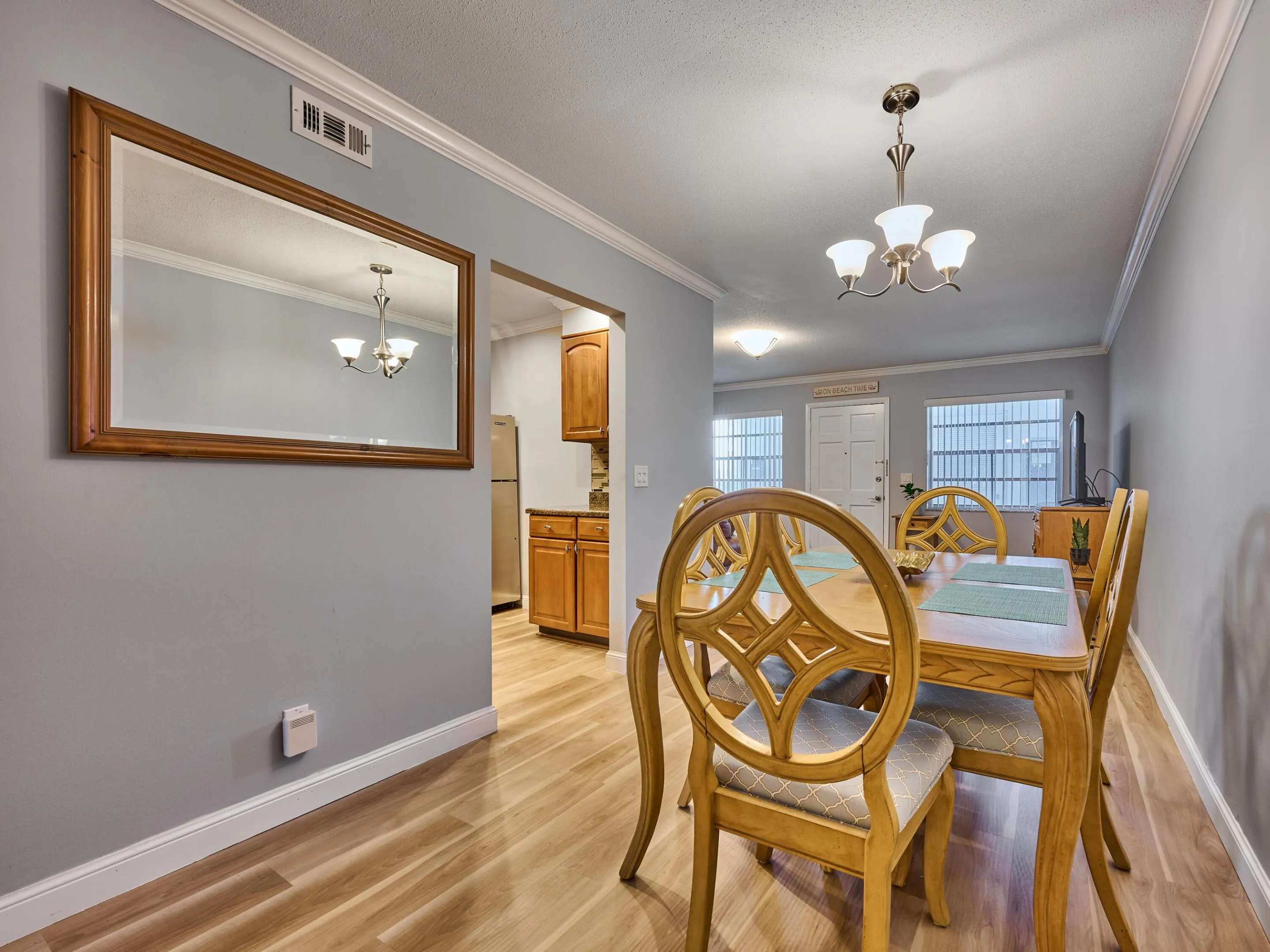 Dining to Entry